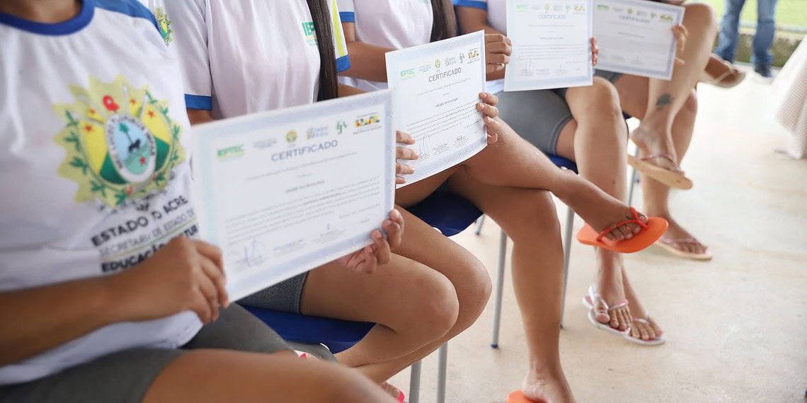 Detentas, alunas do curso de Assistente Administrativo, são certificadas. Foto: Mardilson Gomes/SEE