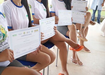 Detentas, alunas do curso de Assistente Administrativo, são certificadas. Foto: Mardilson Gomes/SEE