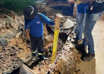 Senador Alan Rick envia recursos e principal avenida de Tarauacá passa por revitalização