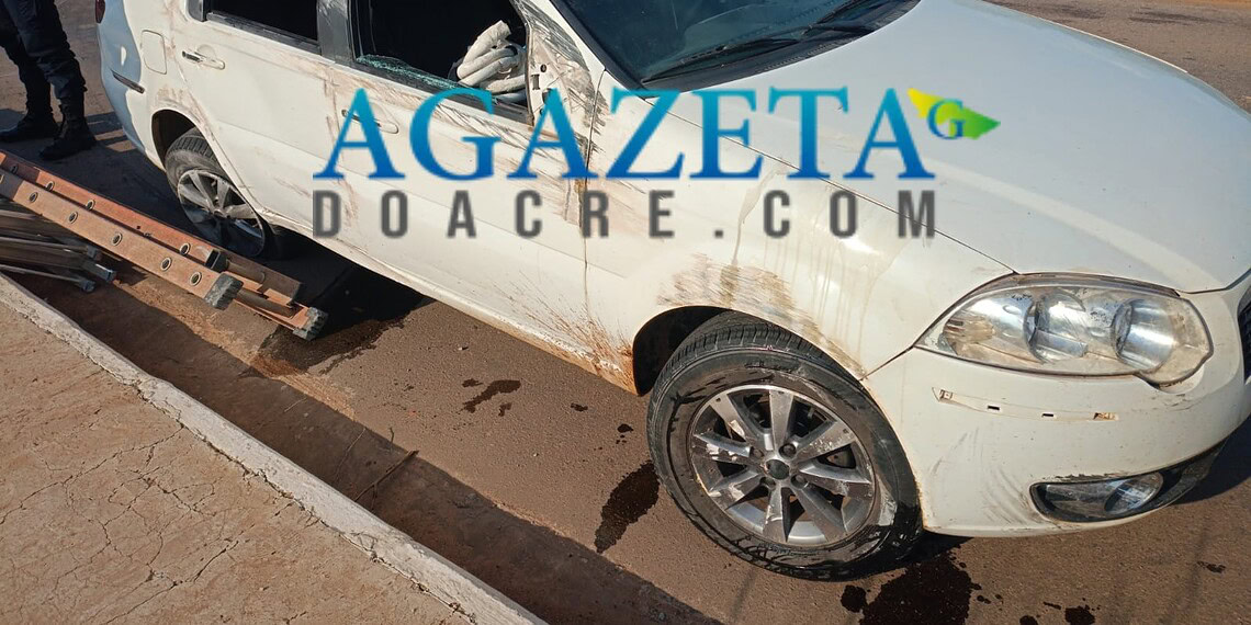 Três pessoas têm apenas ferimentos leves após carro capotar na Avenida Amadeu Barbosa