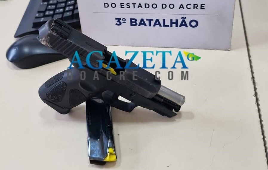 Dupla é presa após roubo de moto com arma, em Rio Branco