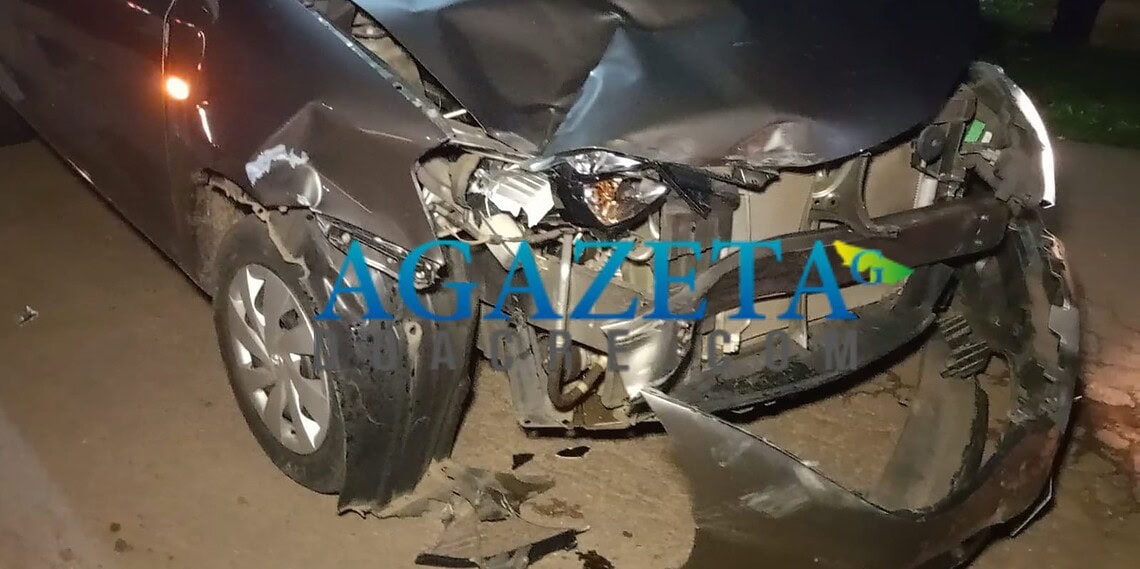 Motoboy fica ferido após colisão com carro no bairro Vanderley Dantas