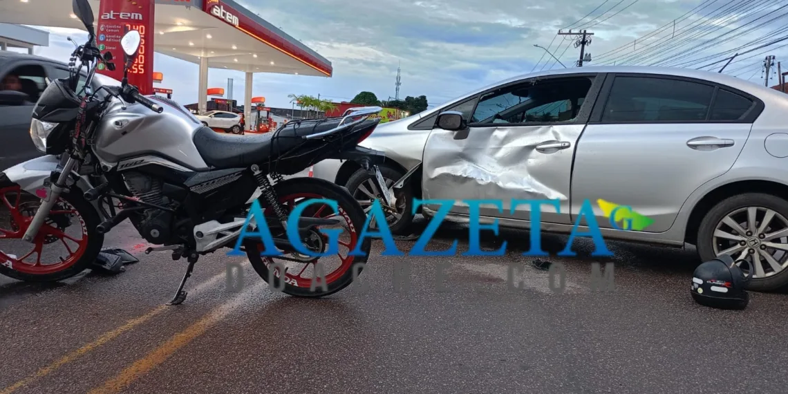 Motociclista sofre traumatismo craniano após colisão com carro na Estrada da Floresta