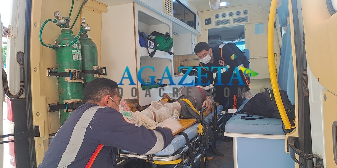 Idoso de 62 anos cai de andaime e é levado ao Pronto-Socorro com fratura exposta