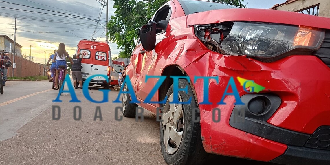 Acidente entre carro e moto no Bairro Boa União deixa duas pessoas feridas