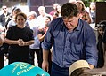 Corpo de Flaviano Melo é sepultado sob forte comoção