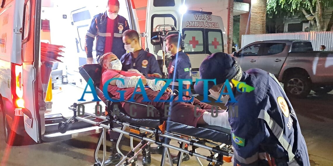 Motorista avança parada obrigatória e causa acidente com moto na Baixada da Sobral