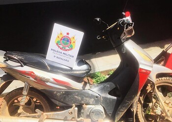 PM prende dois foragidos e recupera moto roubada durante operação em Brasiléia