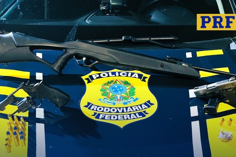 PRF apreende armas e munições em abordagem na BR-364, em Rio Branco