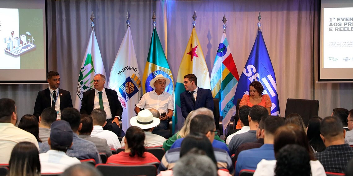 Prefeitos Eleitos e Reeleitos para 2025-2028 participam de Evento de Acolhida, em Rio Branco