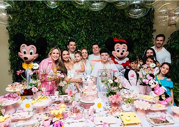Luciano Gurgel e Carina Soares reuniram familiares e amigos próximos na comemoração dos 2 anos da filha Lívia. Veja mais na coluna No Circuito