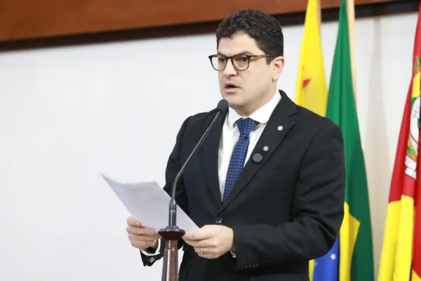 Deputado propõe uso do PIX para pagamento de fiança no Acre