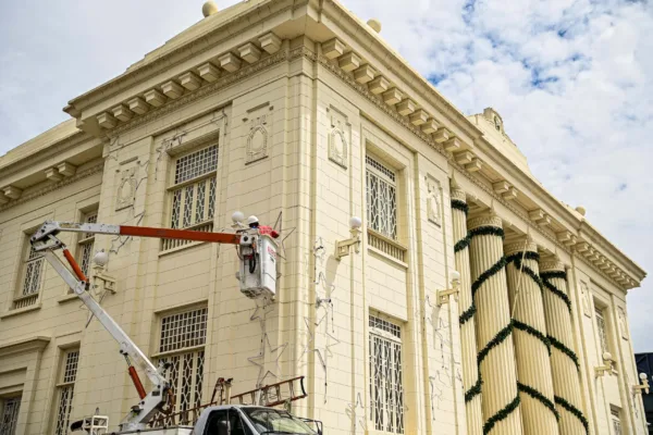 Governo inaugura iluminação natalina no próximo domingo na praça do Palácio Rio Branco