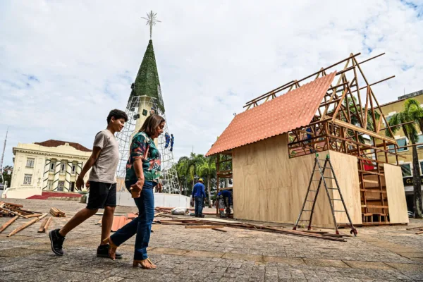 Governo inaugura iluminação natalina no próximo domingo na praça do Palácio Rio Branco