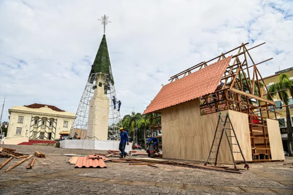 Governo inaugura iluminação natalina no próximo domingo na praça do Palácio Rio Branco