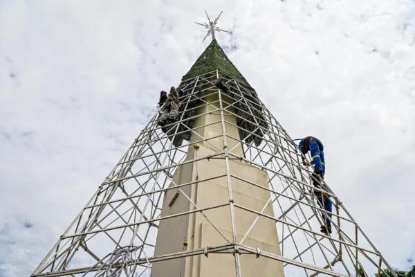 Governo inaugura iluminação natalina no próximo domingo na praça do Palácio Rio Branco