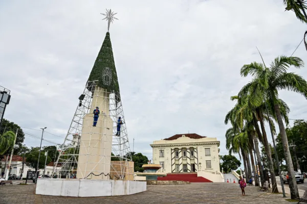 Governo inaugura iluminação natalina no próximo domingo na praça do Palácio Rio Branco