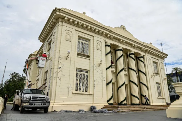 Governo inaugura iluminação natalina no próximo domingo na praça do Palácio Rio Branco