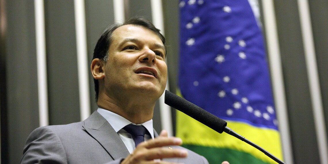 Deputado Roberto Duarte aprova emenda de R$ 700 milhões para fortalecer a segurança pública