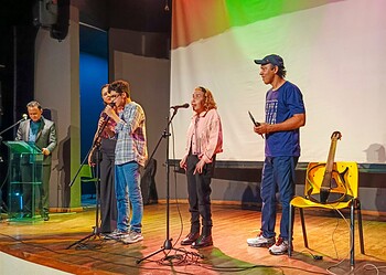 Pedro Marques e Lidiane Mariano cantaram uma música sertaneja. Foto: Dayana Soares