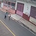 VÍDEO: Idosa é assaltada no meio da rua no Conjunto Bela Vista; criminosos levaram celular e dinheiro