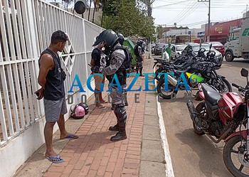 GIRO apreende drogas e recupera motocicleta furtada em ação no Centro de Rio Branco