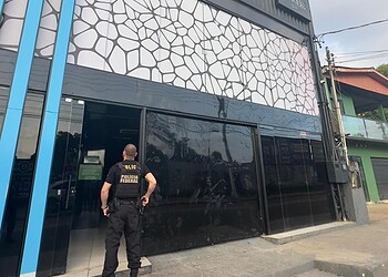 PF cumpre mandados em Rio Branco e SC em operação contra fraudes bancárias e lavagem de dinheiro