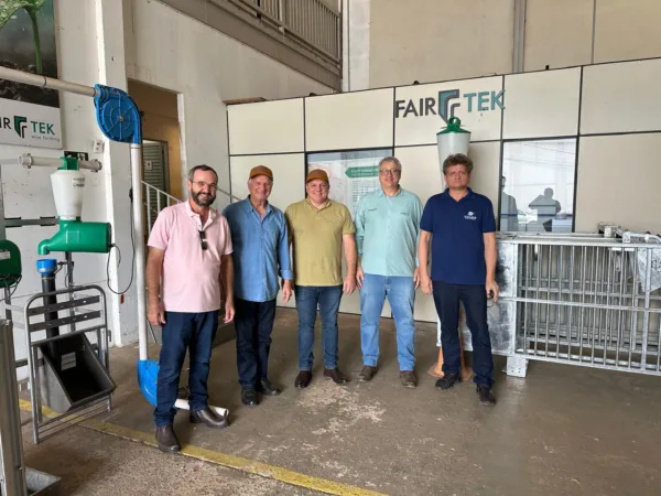 Sistema OCB e Cooperagro fazem visita técnica em cooperativa referência em processamento de carne suína, em Minas Gerais