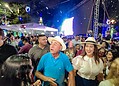 Inauguração da decoração natalina leva multidão à Praça da Revolução; veja fotos