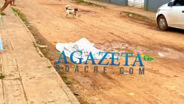 Mulher de 33 anos sofre mal súbito e morre no meio da rua, em Rio Branco