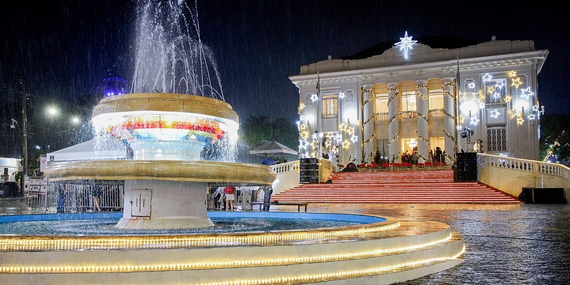 Com investimento de R$ 2 milhões, governo inaugura decoração de Natal em Rio Branco; veja programação cultural