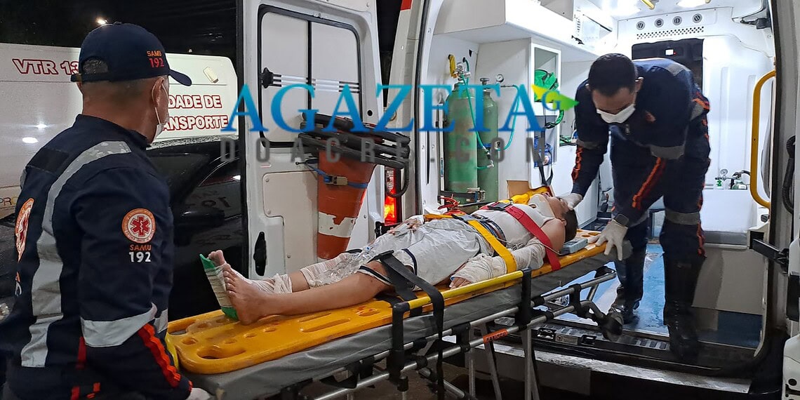 Colisão entre motos deixa mulher ferida em cruzamento de Rio Branco