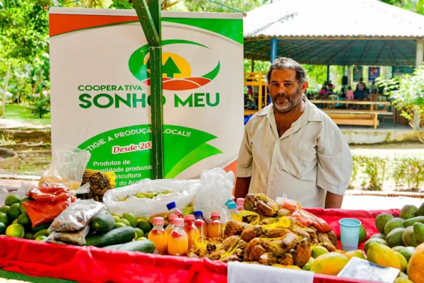 Feira Natalina da economia popular e solidária é aberta oficialmente nesta sexta e vai até o dia 24 no Horto Florestal