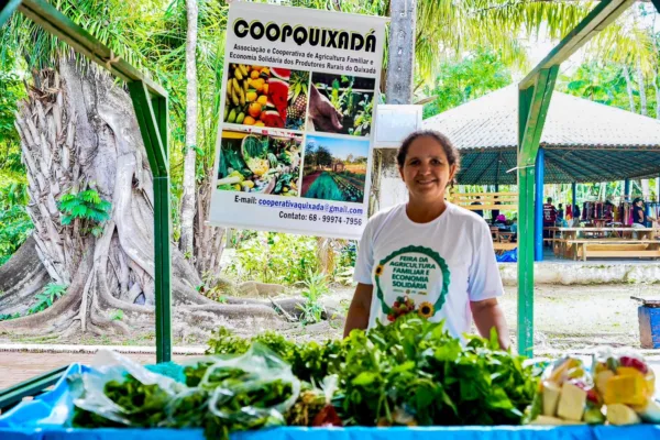 Feira Natalina da economia popular e solidária é aberta oficialmente nesta sexta e vai até o dia 24 no Horto Florestal