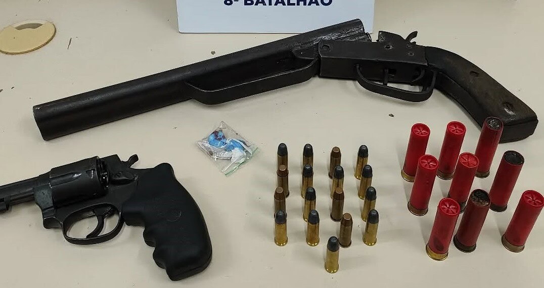 Polícia Militar apreende armas de fogo e prende dois homens em Sena Madureira