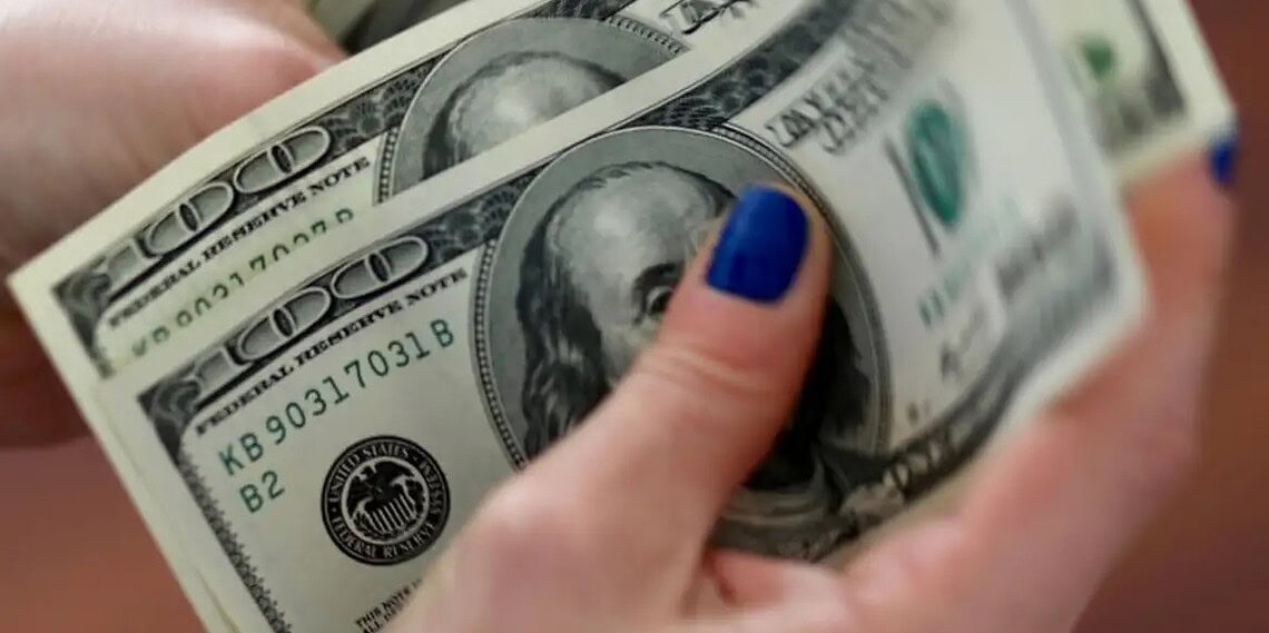 Dólar bate em R$ 6,20, apesar de leilões promovidos pelo BC. Entenda