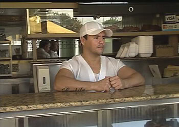 Lúcio em 2012, trabalhando no dia em que seus colegas ganharam o prêmio — Foto: Reprodução/Globo