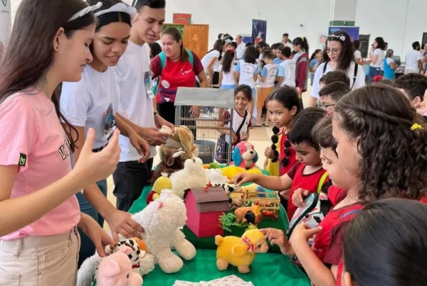 Universo Vet: evento leva crianças e adolescentes a explorarem o mundo da medicina veterinária em Rio Branco