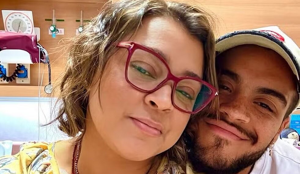 Preta Gil está em estado estável e deverá permanecer na UTI pelos próximos dias após cirurgia