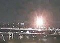 Momento de colisão entre dois veículos aéreos próximo a aeroporto de Washington, DC - (crédito: Kennedy Center Cam)