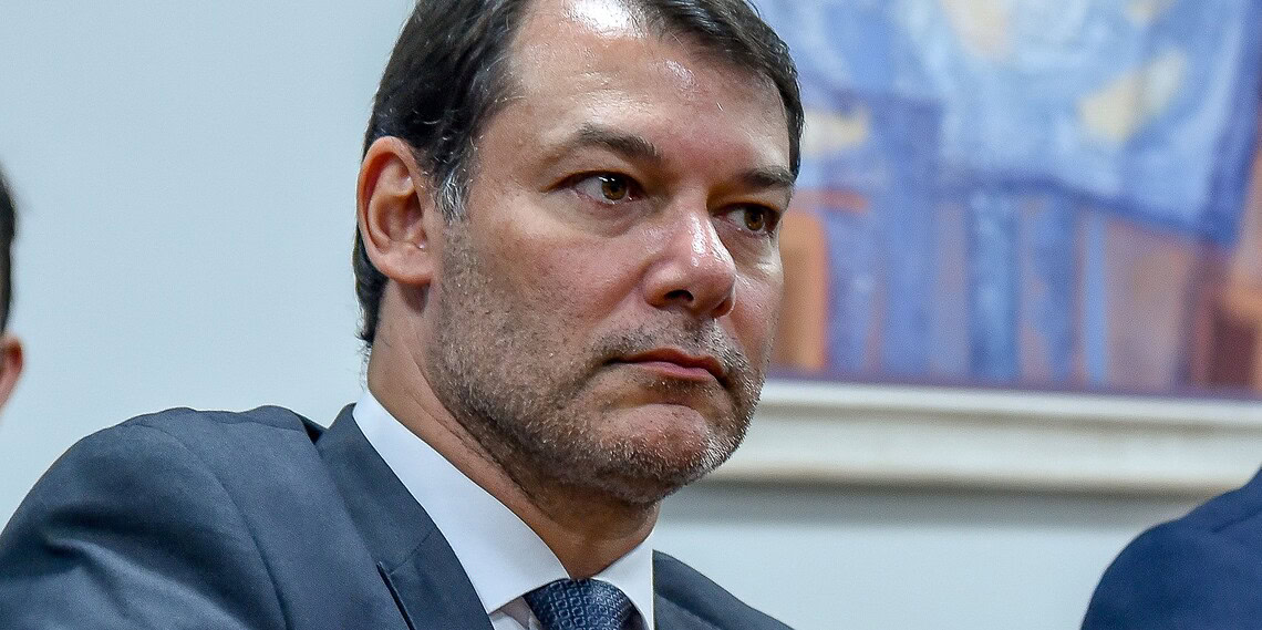 Roberto Duarte pede CPI do Pé-de-Meia e impeachment de Lula por “pedaladas fiscais”