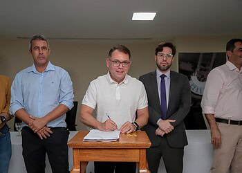 Alysson Bestene sanciona LOA 2025 com crescimento de 11,21% na receita municipal - Foto: Val Fernandes/Secom
