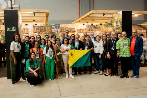 Riqueza natural do Acre destaca-se durante maior evento de moda da América Latina