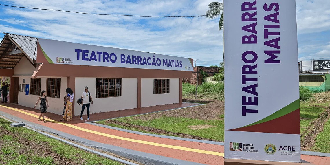 Teatro Barracão Matias, na Avenida Sobral, em Rio Branco. Foto: Diego Gurgel/Secom