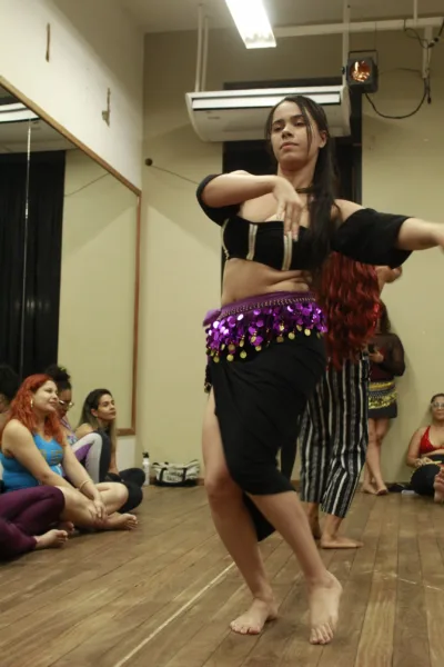 Encontro de dança do ventre em Rio Branco celebra empoderamento feminino com espetáculo "Sherazade"