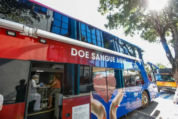 Estoque crítico de sangue no Hemoacre mobiliza estudantes da Ufac para doação