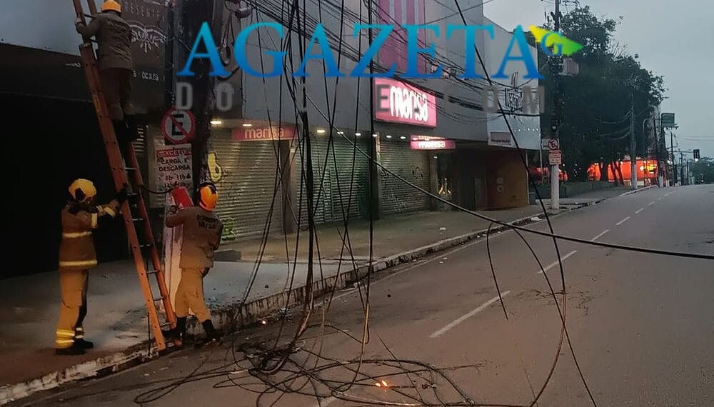Poste pega fogo no Centro de Rio Branco e afeta serviços de internet no PS e mais 16 prédios públicos