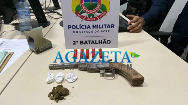 Homem é preso com arma, munições e drogas no bairro Belo Jardim, em Rio Branco