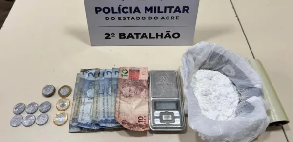 Foragido disfarçado de vendedor de doces é preso com drogas em Rio Branco