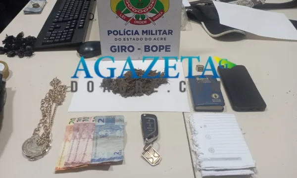 Policiais do BOPE prendem homem por tráfico de drogas e apreendem caderno com nomes de fornecedores